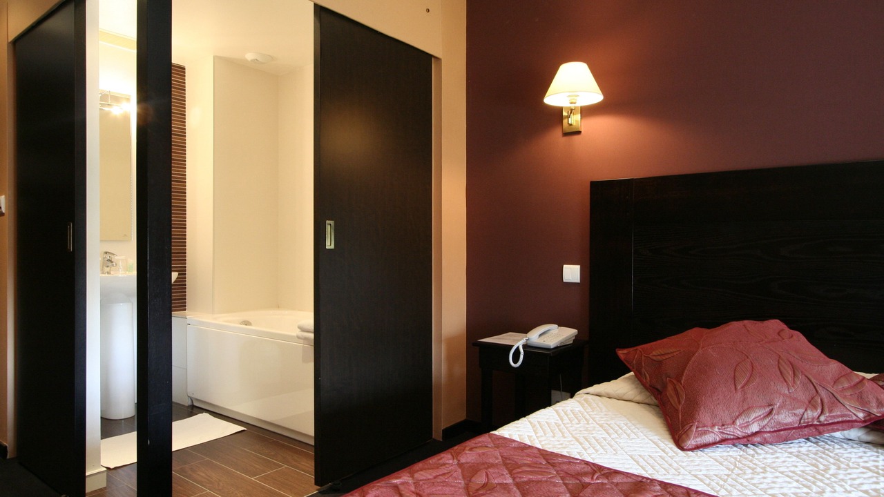 Photo of Bedroom in Pontorson