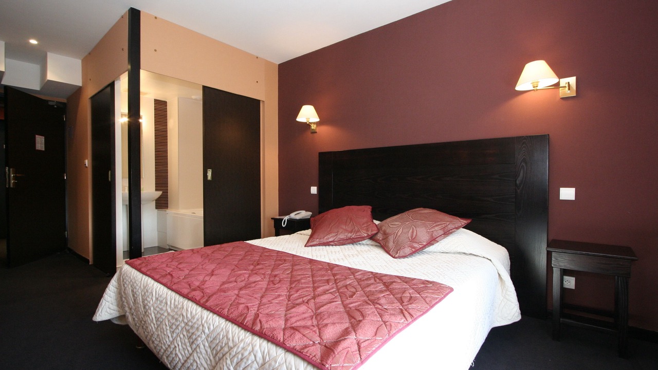 Photo of Bedroom in Pontorson