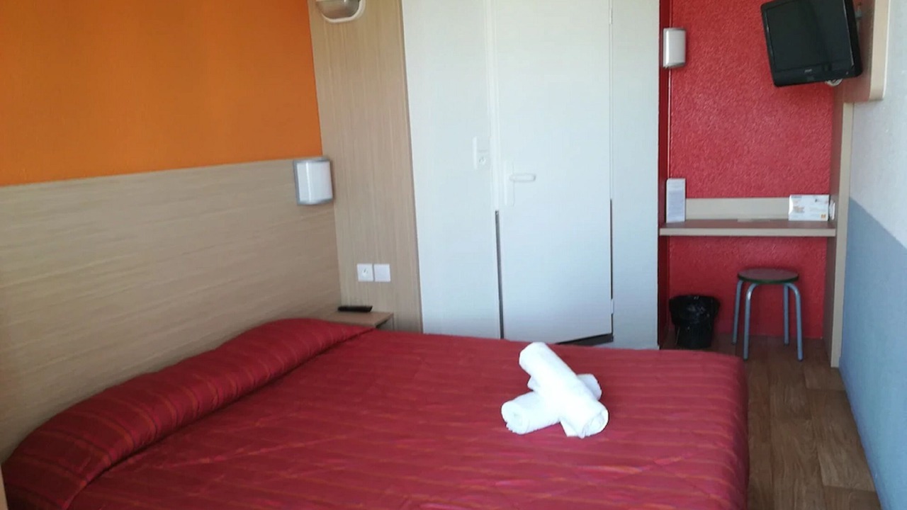 Photo of Bedroom in Proville