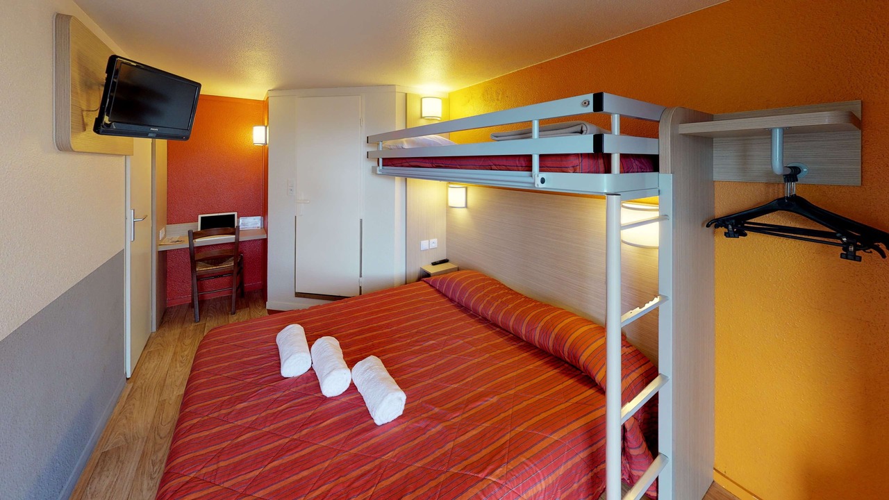 Photo of Bedroom in Proville