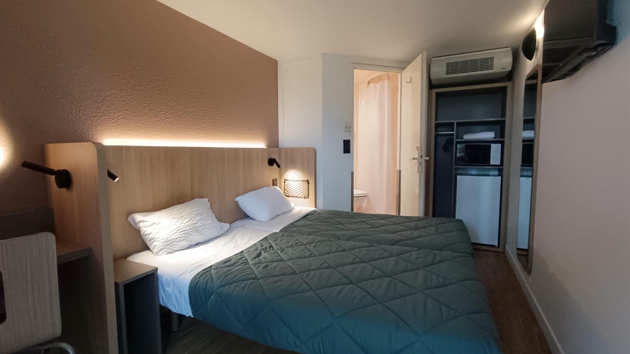 Photo of Bedroom in Saintes