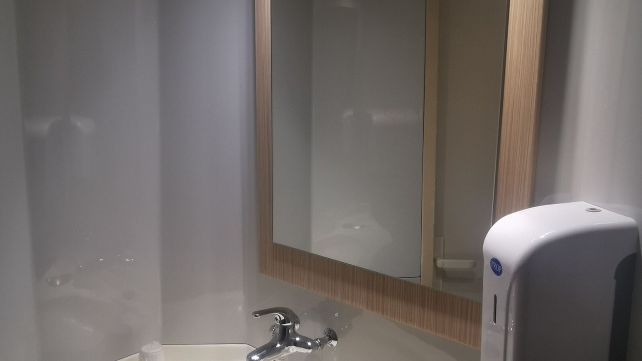 Photo of Bathroom in Sept Deniers - Ginestous
