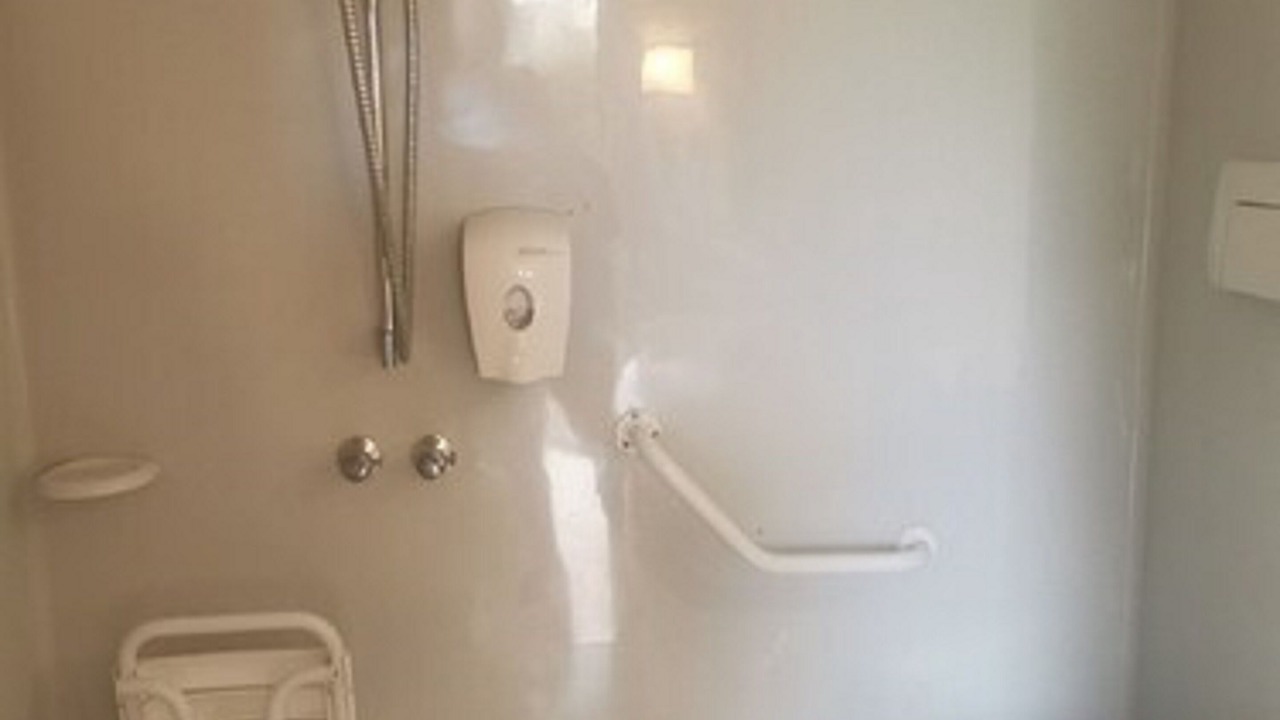 Photo of Bathroom in Sept Deniers - Ginestous