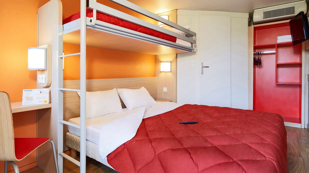 Photo of Bedroom in Sept Deniers - Ginestous