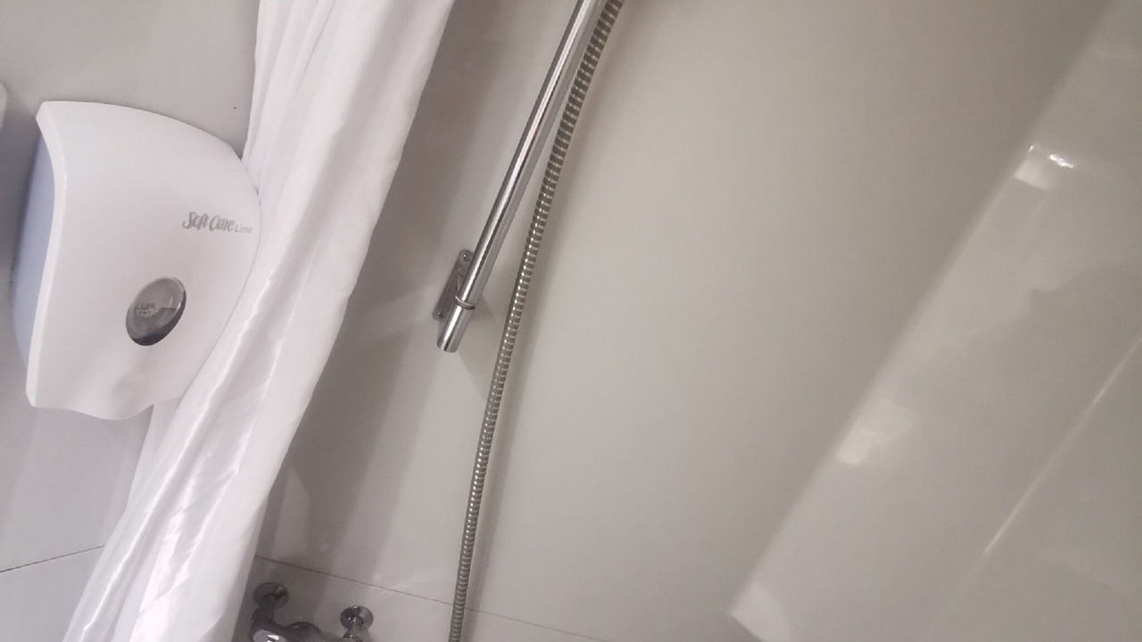 Photo of Bathroom in Sept Deniers - Ginestous