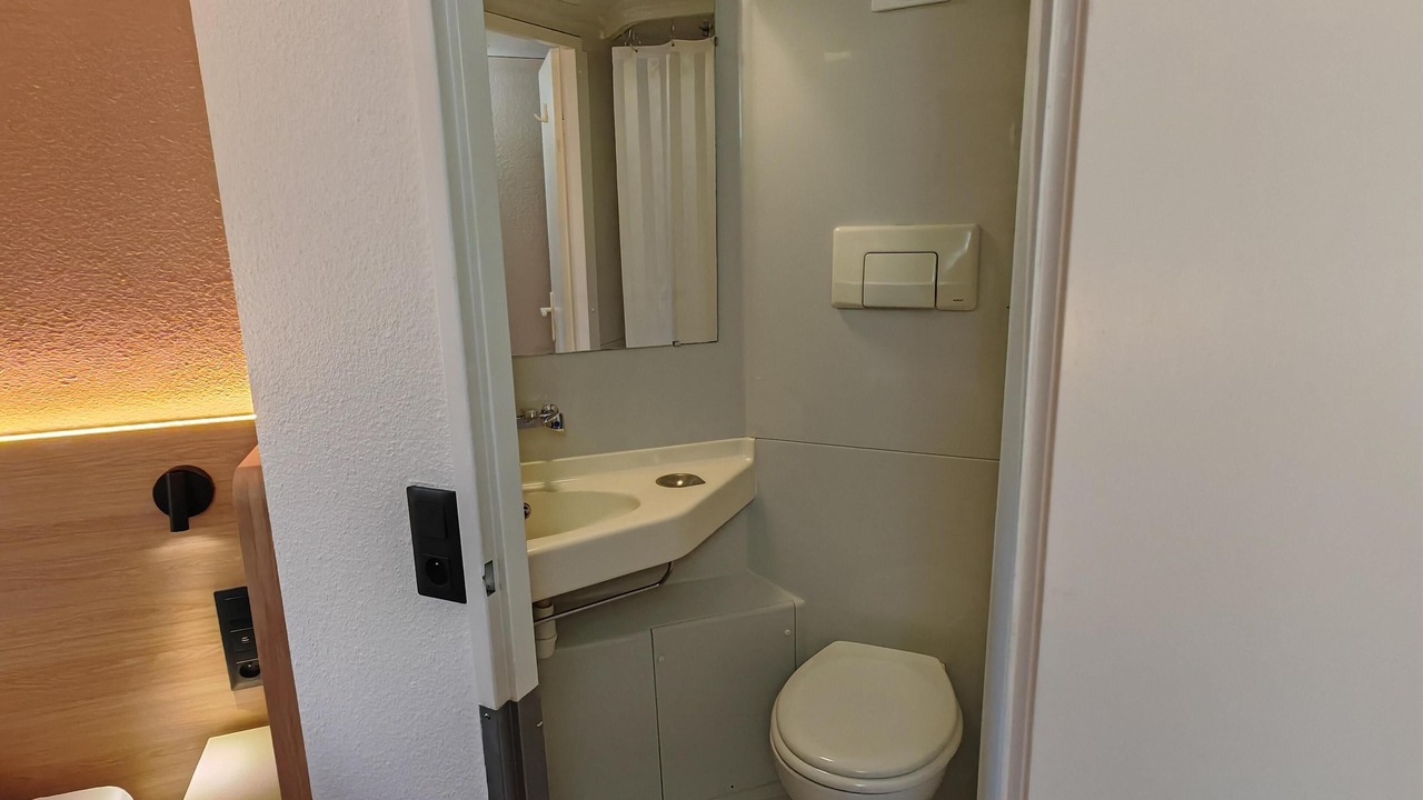 Photo of Bathroom in Cuincy