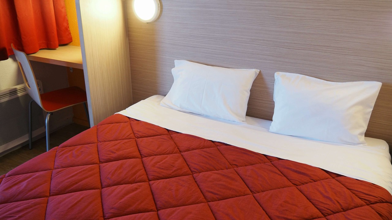 Photo of Bedroom in Saint-Lambert-des-Levees