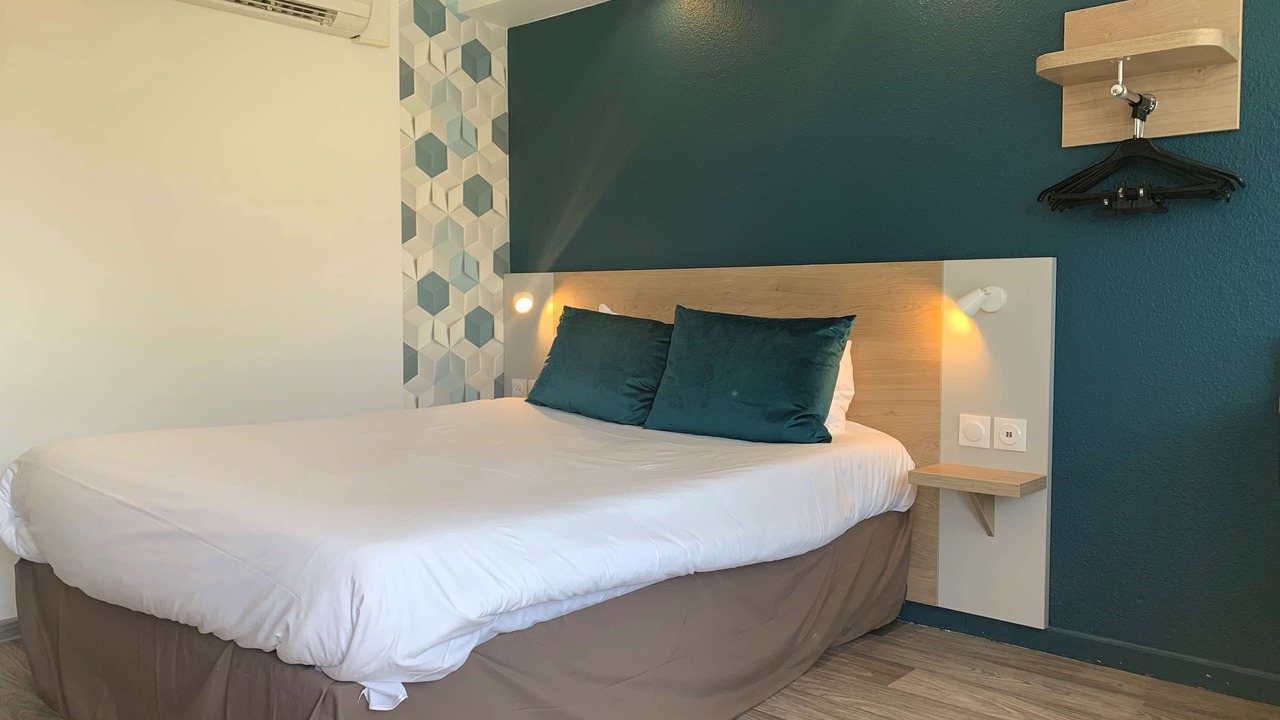 Photo of Bedroom in Saint-Maur