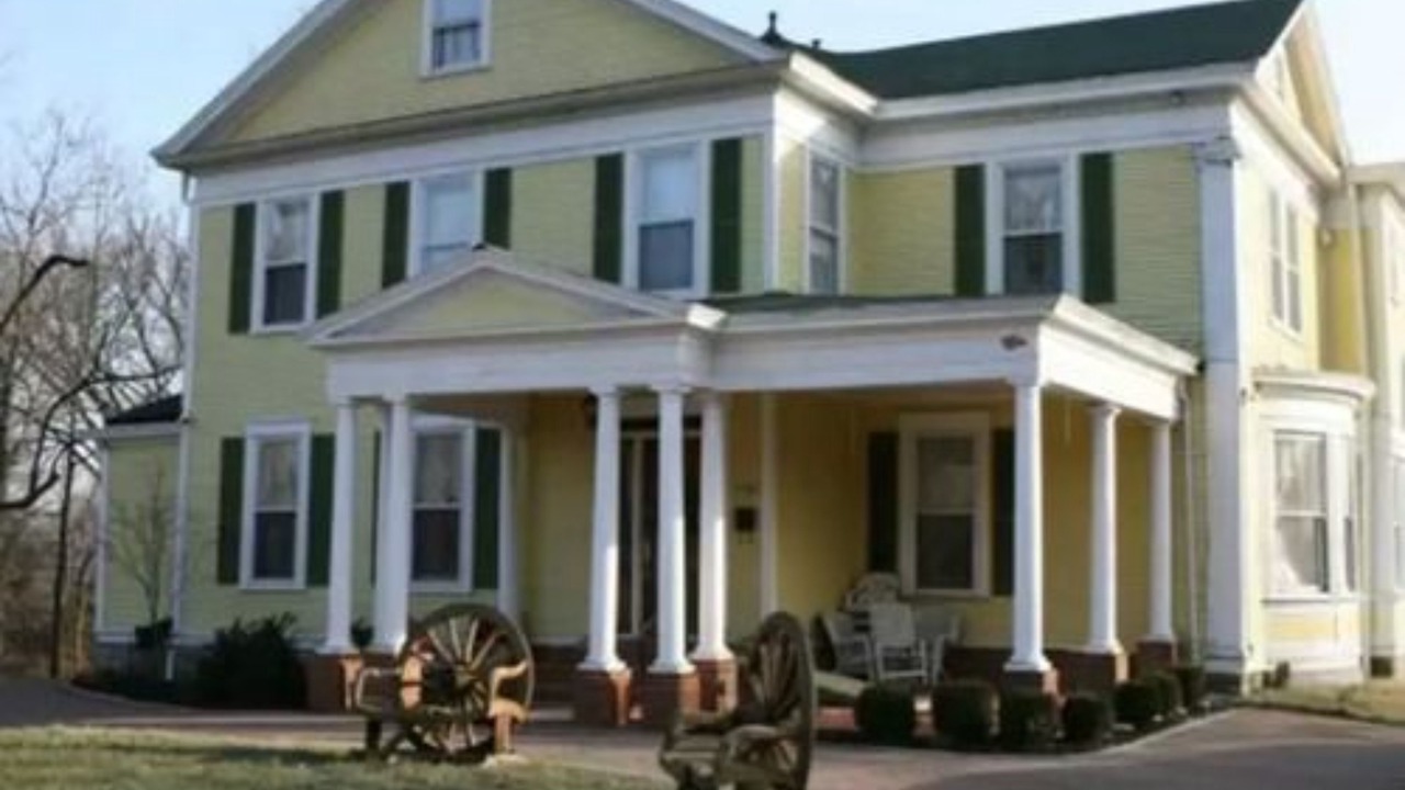 Photo of Outdoor in Roselawn Finance