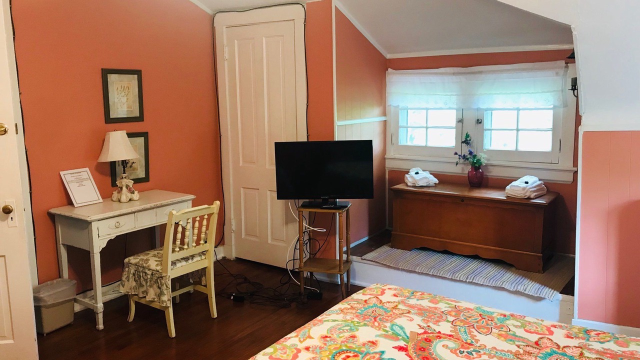 Photo of Bedroom in Roselawn Finance