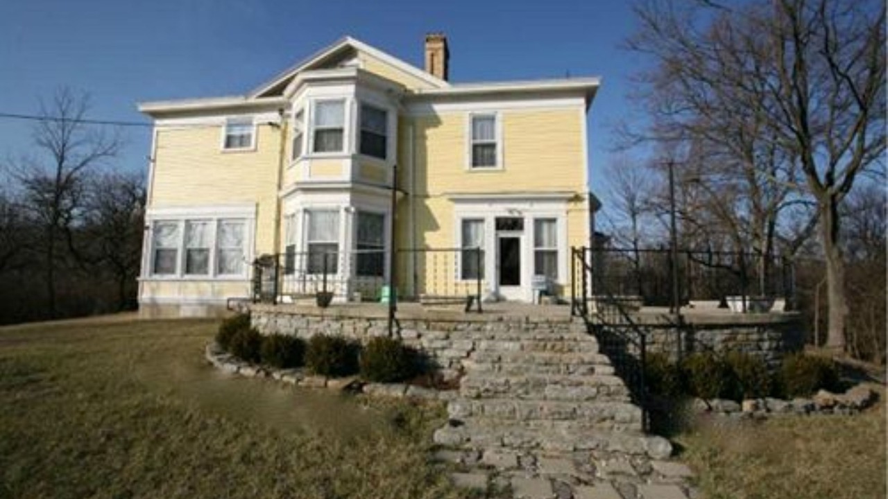 Photo of Outdoor in Roselawn Finance