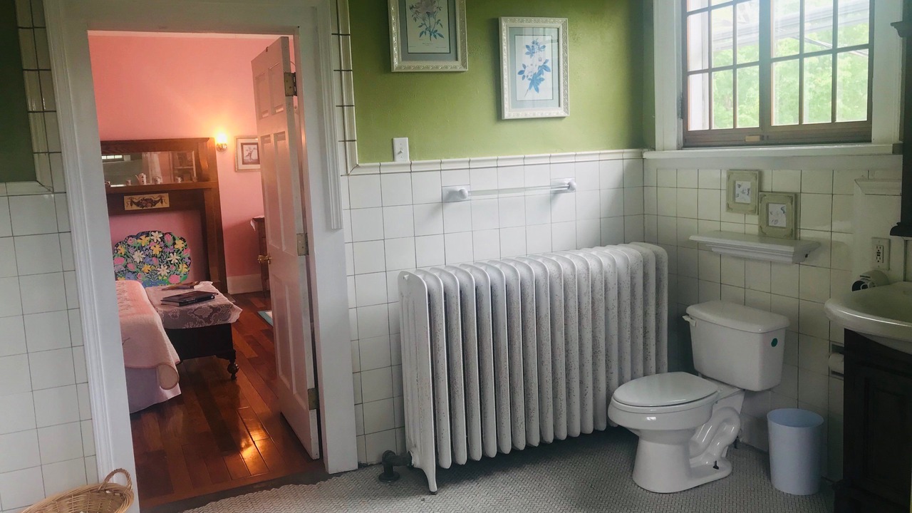 Photo of Bathroom in Roselawn Finance