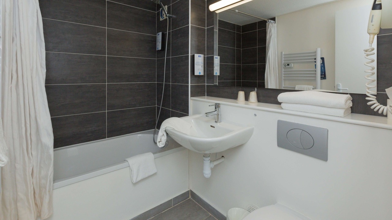 Photo of Bathroom in Chaumontel