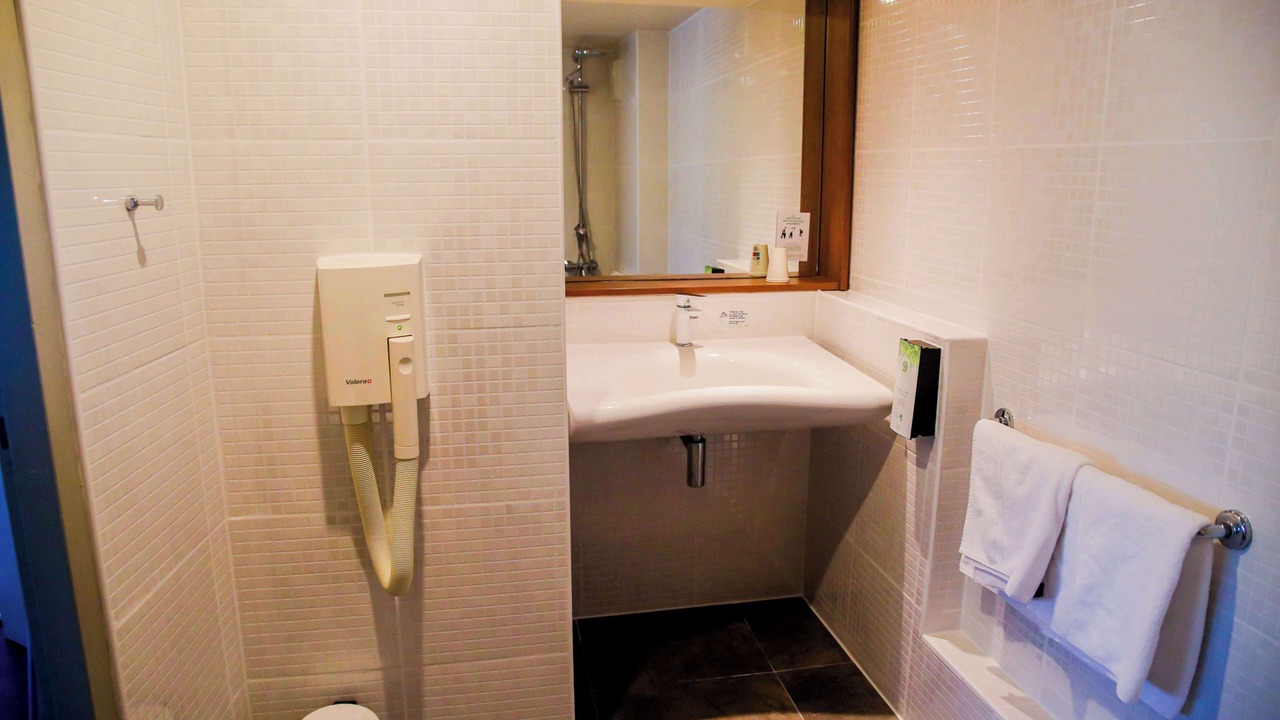 Photo of Bathroom in Amilly