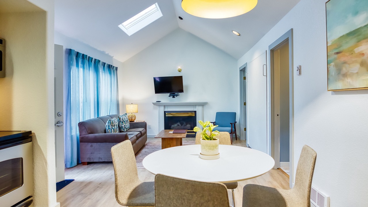 Photo of Others in Downtown Cannon Beach