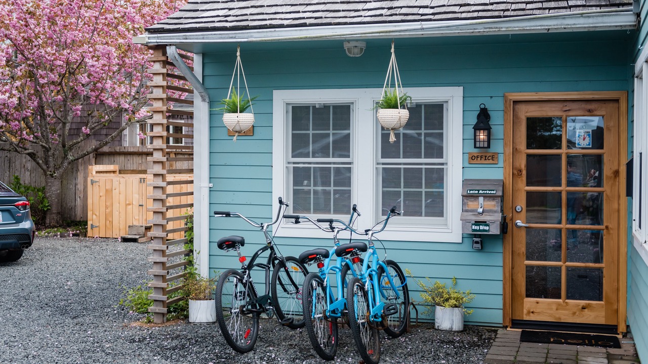 Photo of Others in Downtown Cannon Beach