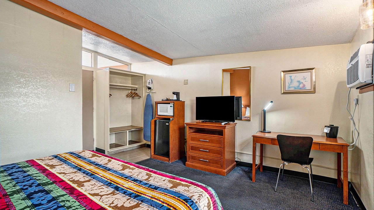 Photo of Bedroom in South Haven