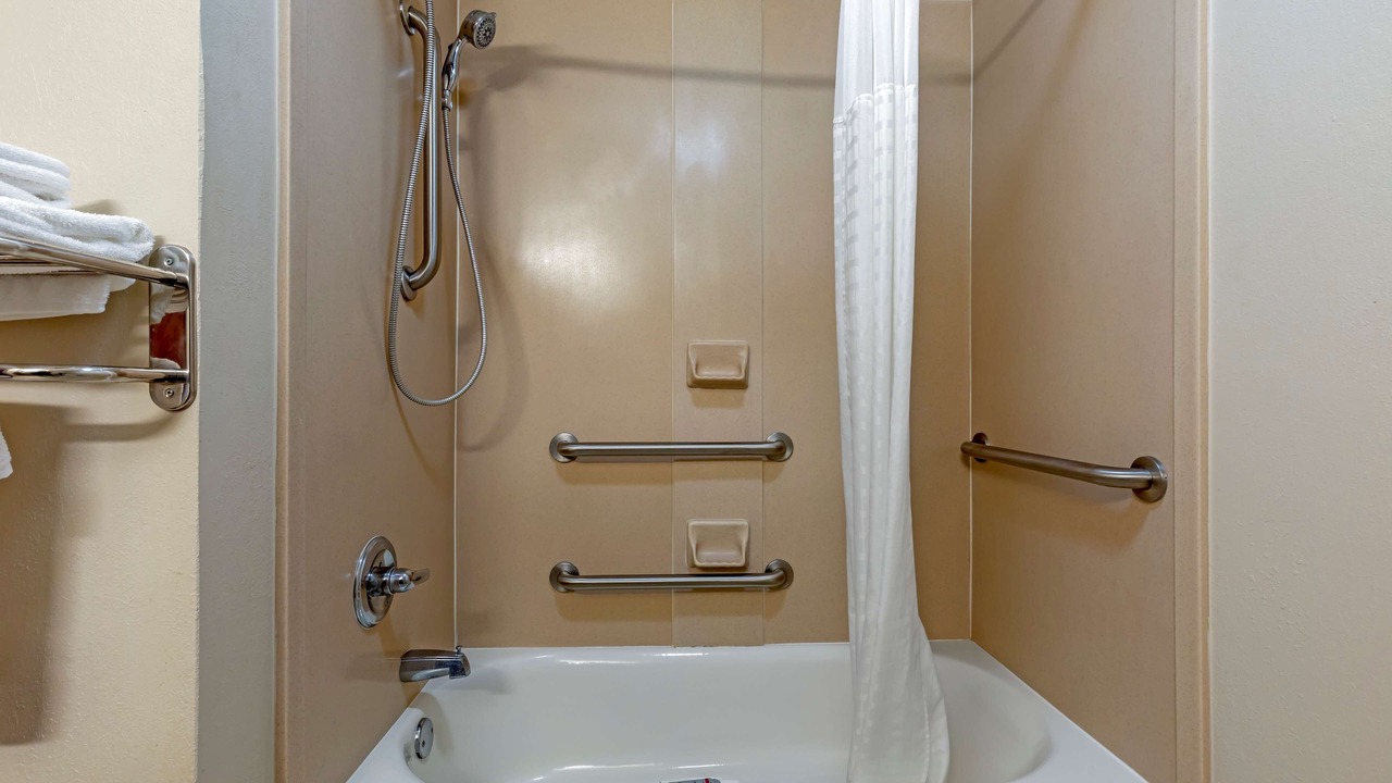 Photo of Bathroom in Seminole