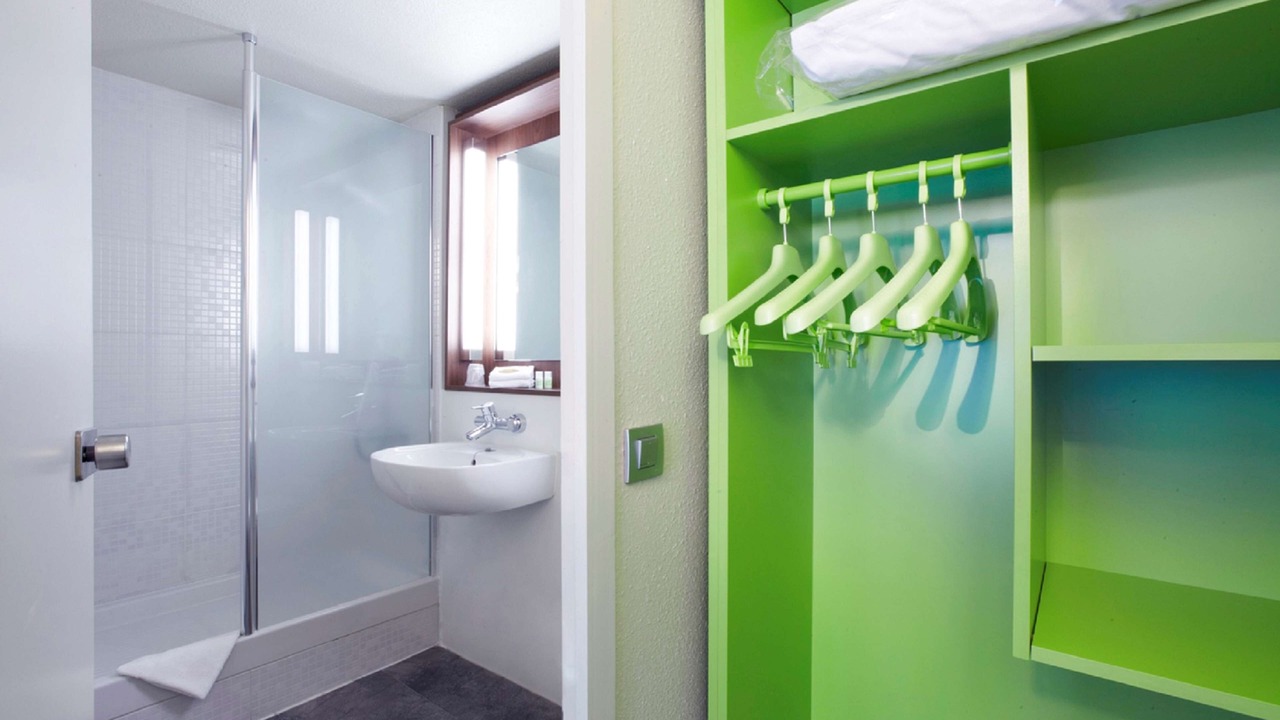 Photo of Others in Buc