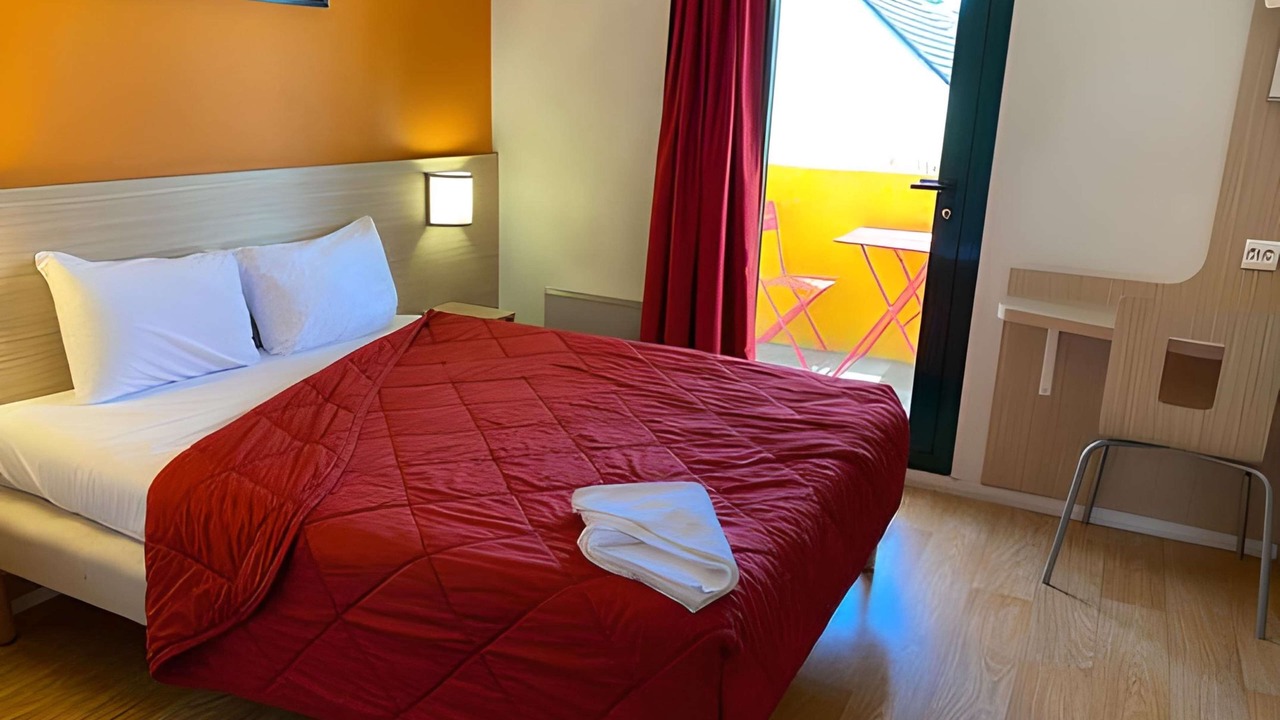 Photo of Bedroom in La Chapelle-Saint-Mesmin