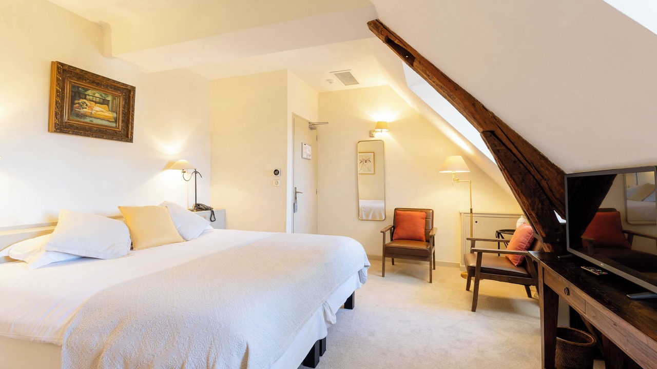 Photo of Bedroom in Aloxe-Corton