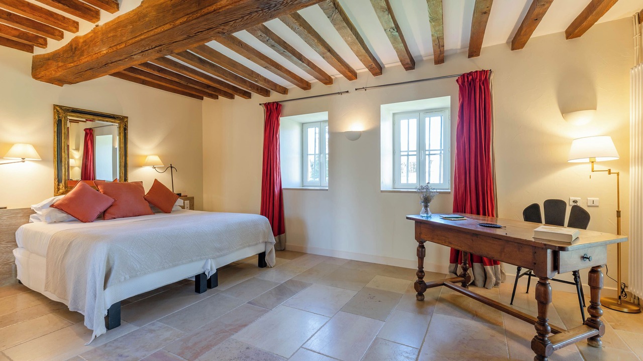 Photo of Bedroom in Aloxe-Corton