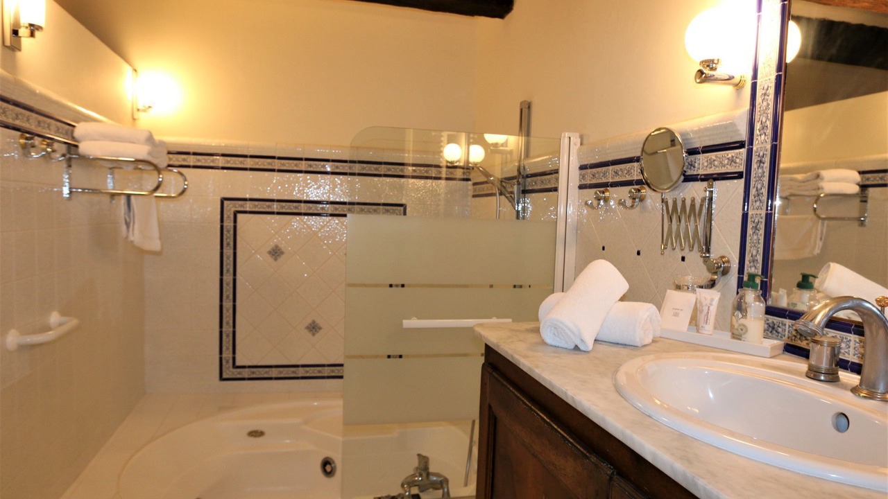 Photo of Bathroom in Meyrals