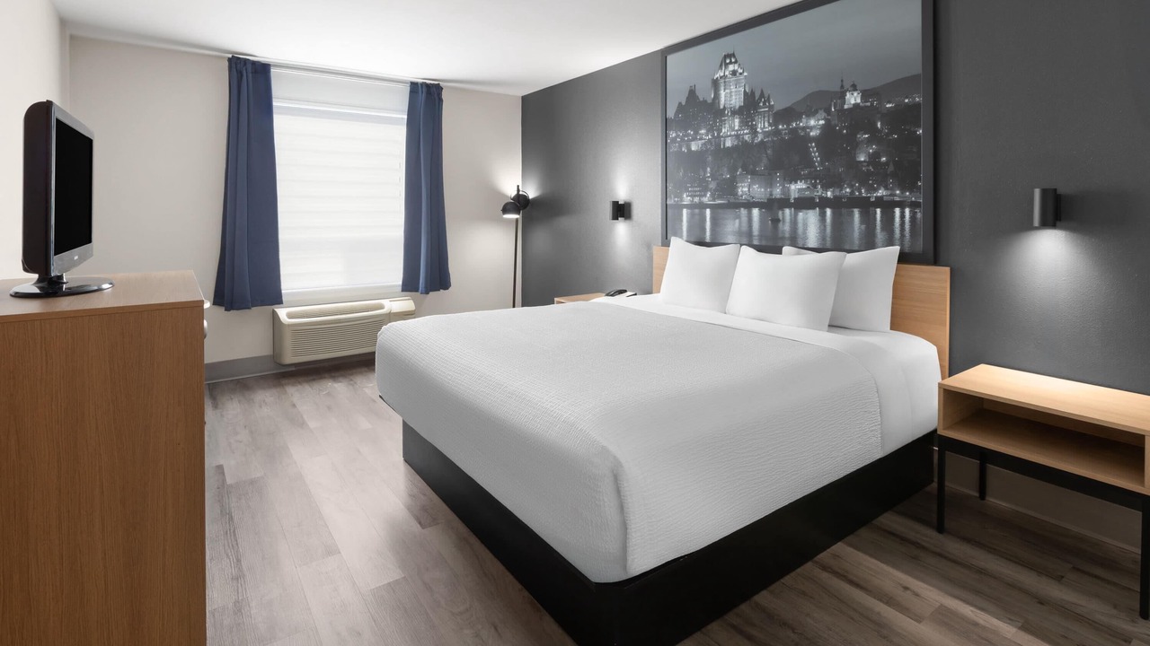 Photo of Bedroom in Ste. Foy