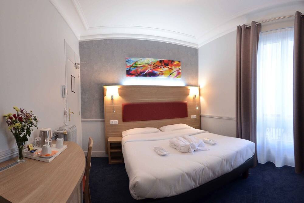 Photo of Bedroom in 16th Arrondissement