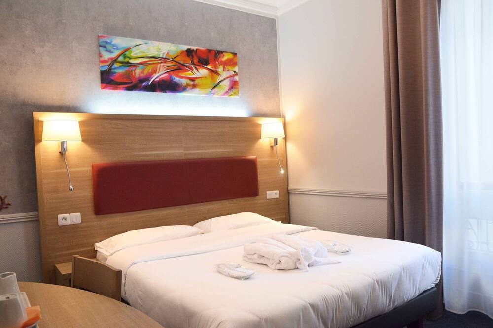 Photo of Bedroom in 16th Arrondissement