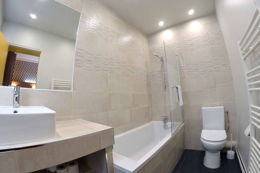 Photo of Bathroom in 16th Arrondissement