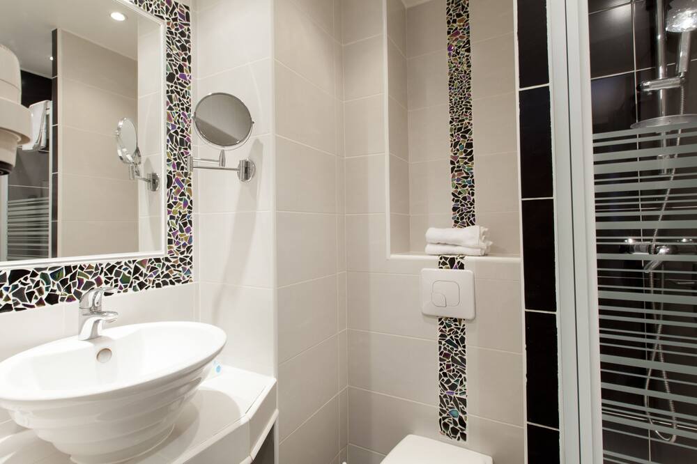 Photo of Bathroom in 16th Arrondissement