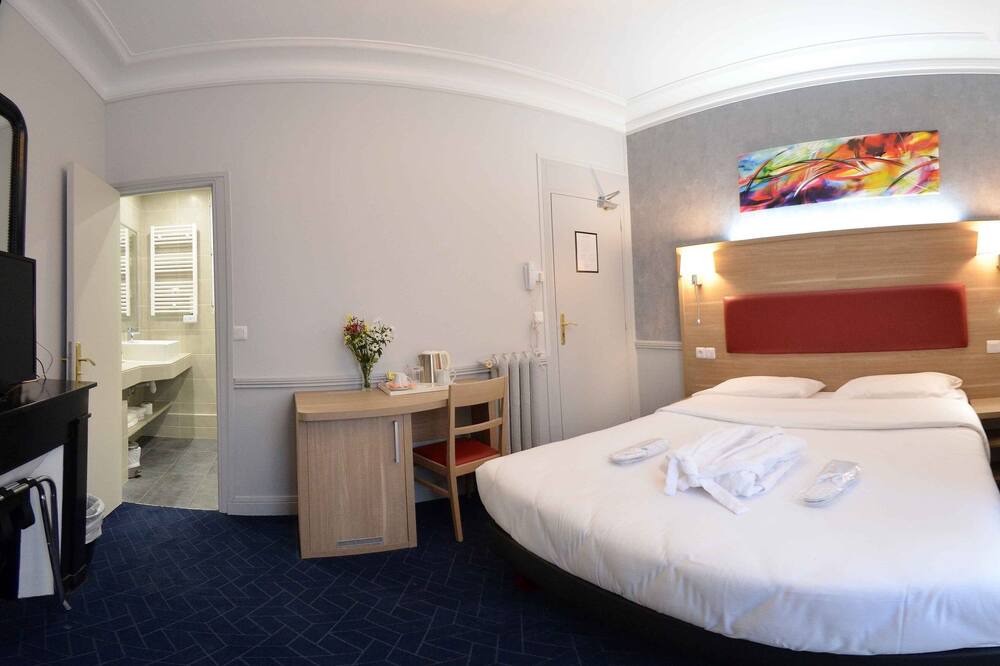 Photo of Bedroom in 16th Arrondissement