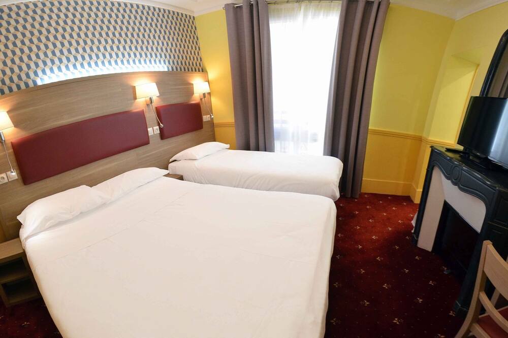 Photo of Bedroom in 16th Arrondissement