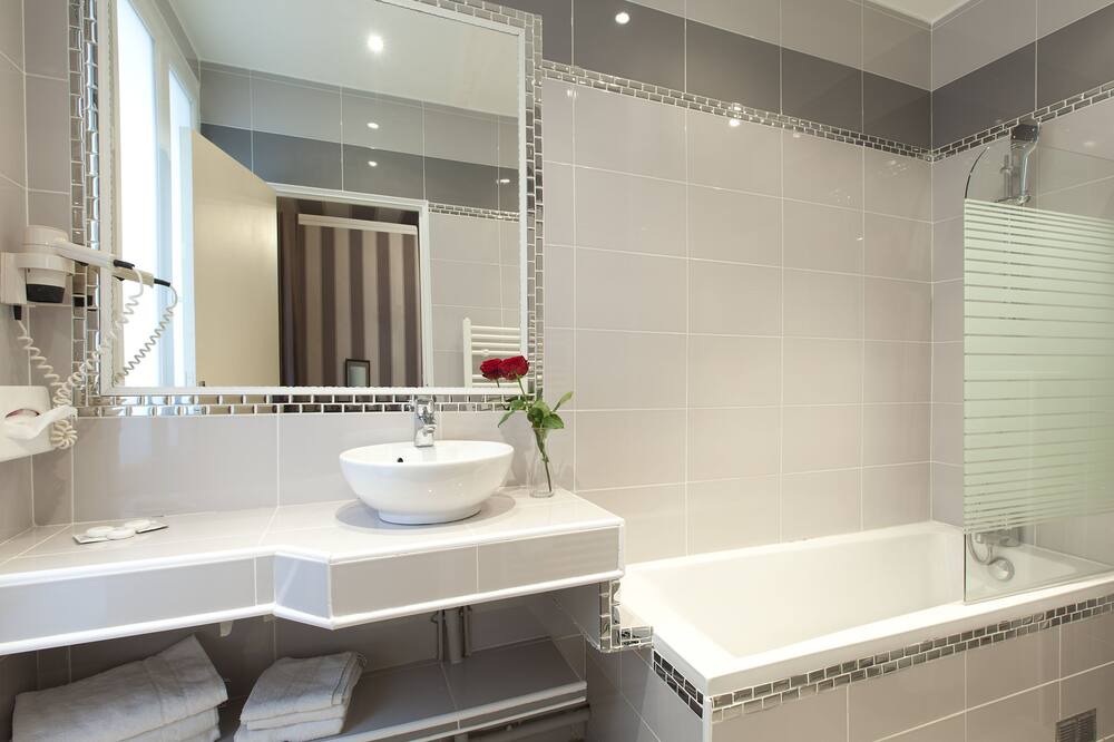 Photo of Bathroom in 16th Arrondissement