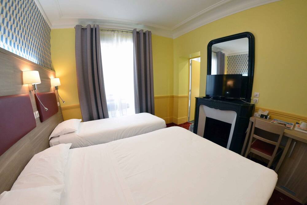 Photo of Bedroom in 16th Arrondissement