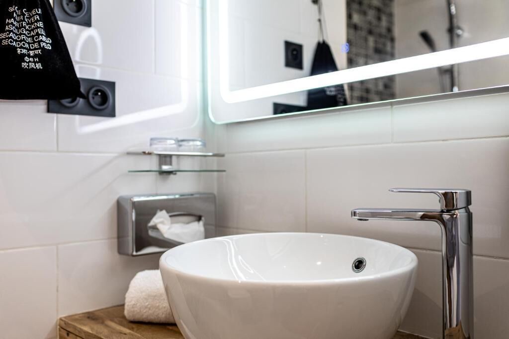 Photo of Bathroom in Quartier de la Chapelle