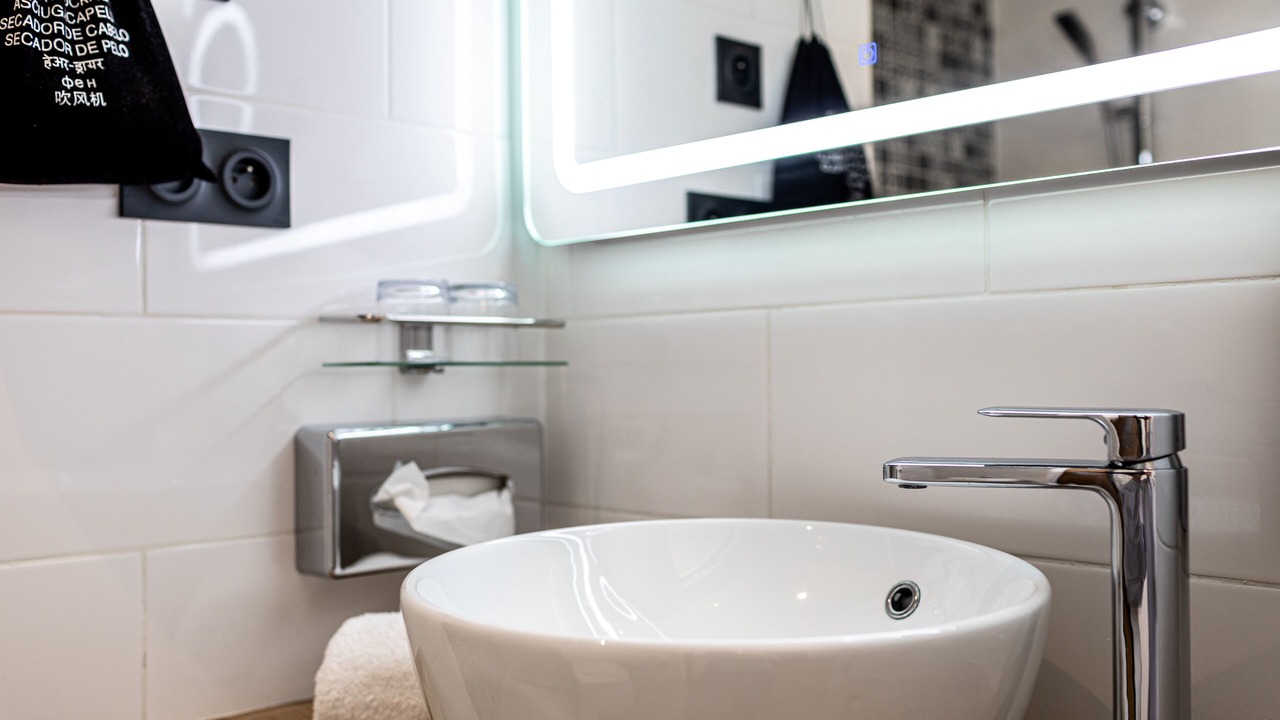 Photo of Bathroom in Quartier de la Chapelle