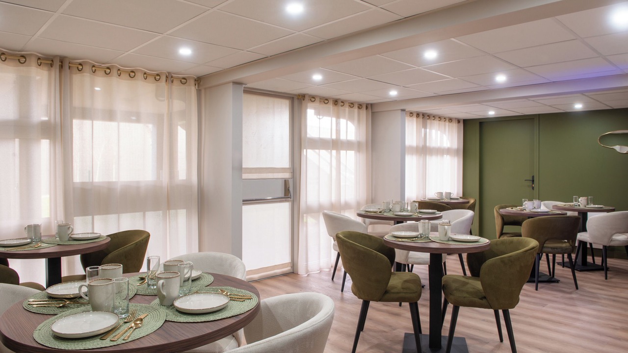 Photo of Others in Olivet