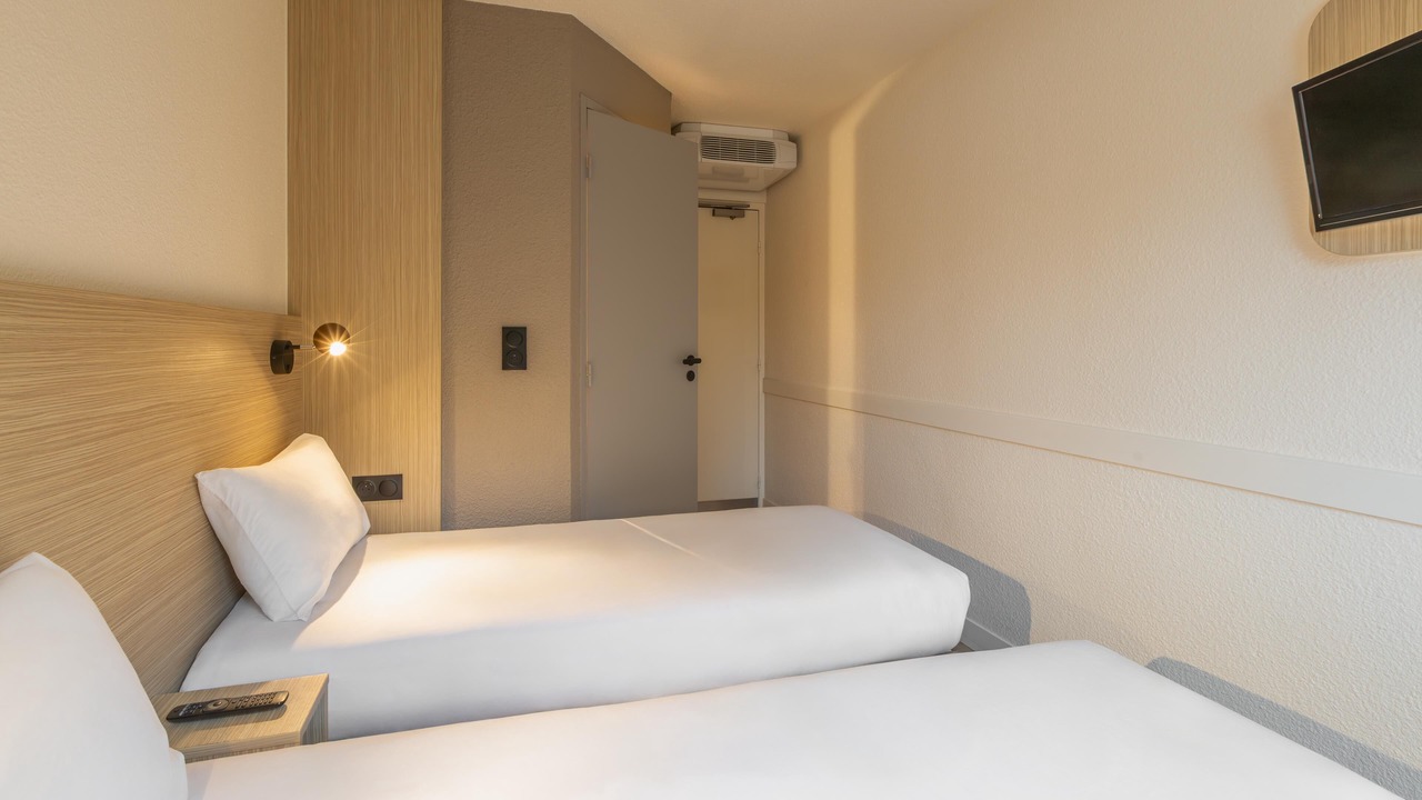 Photo of Bedroom in Saint-Thibault-des-Vignes