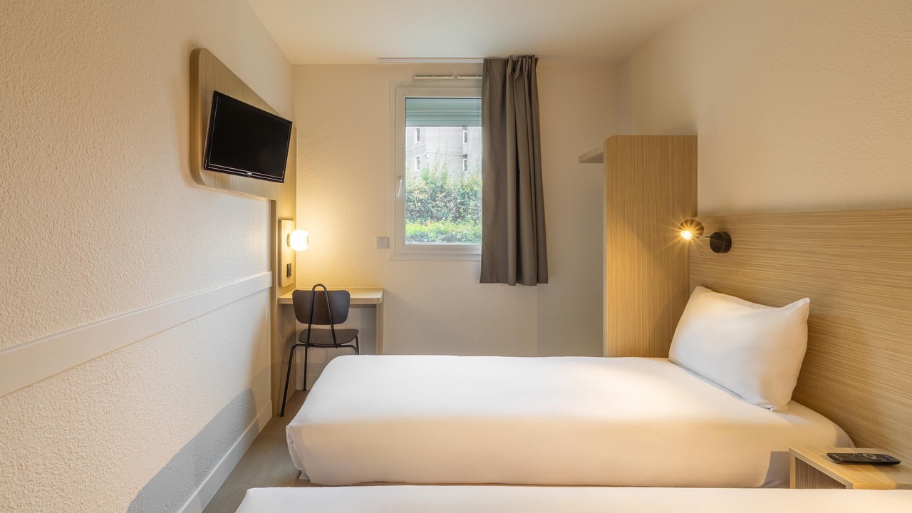 Photo of Bedroom in Saint-Thibault-des-Vignes