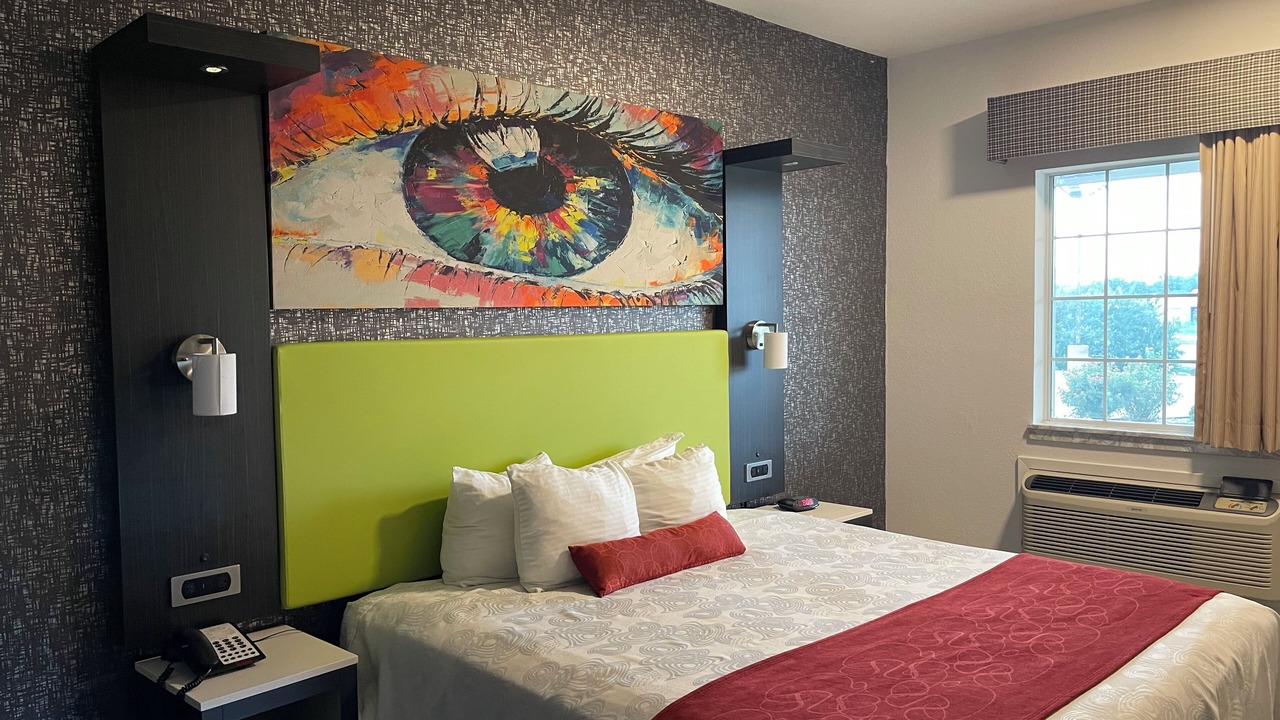 Photo of Bedroom in Lindsay