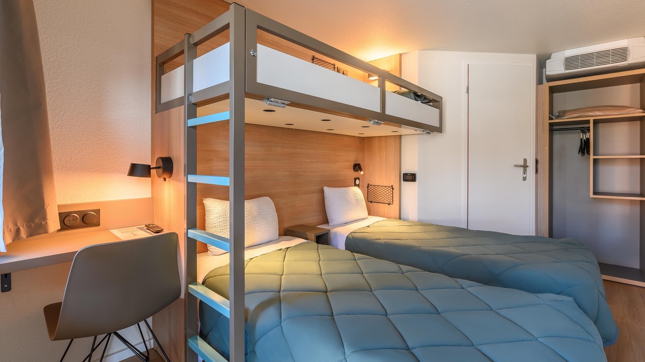 Photo of Bedroom in Saint-Cyr-l'Ecole