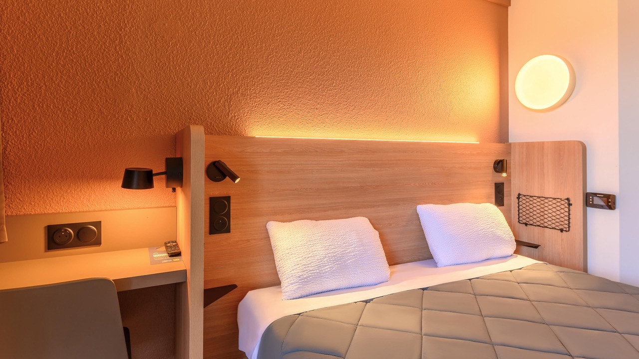 Photo of Bedroom in Saint-Cyr-l'Ecole