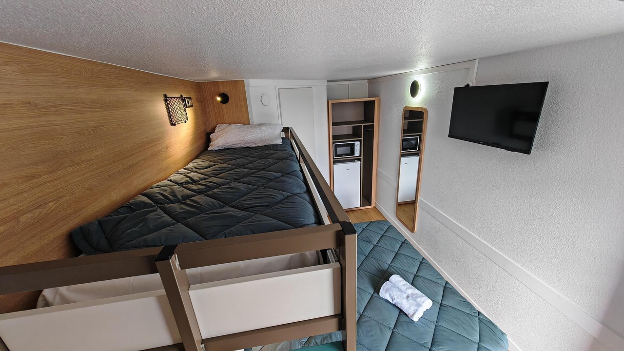 Photo of Others in Jaux