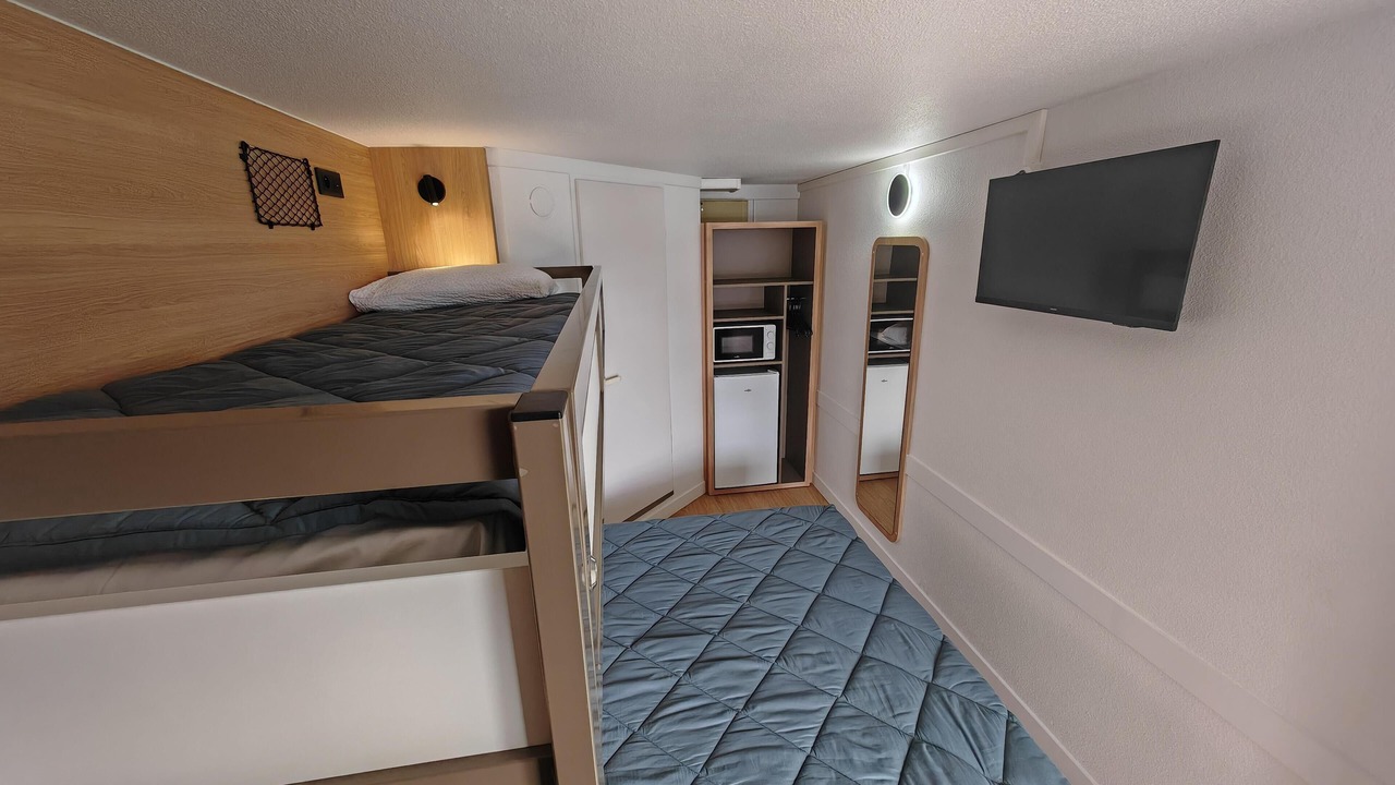 Photo of Others in Jaux