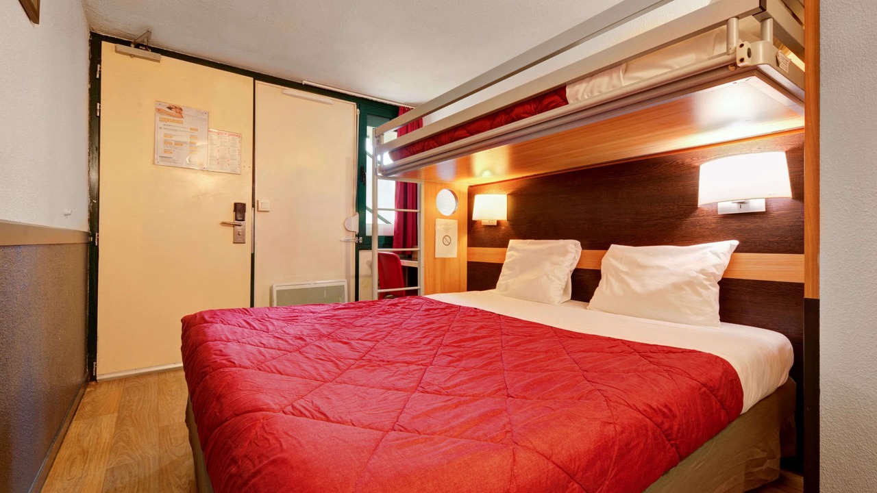 Photo of Bedroom in Saint-Etienne-du-Rouvray