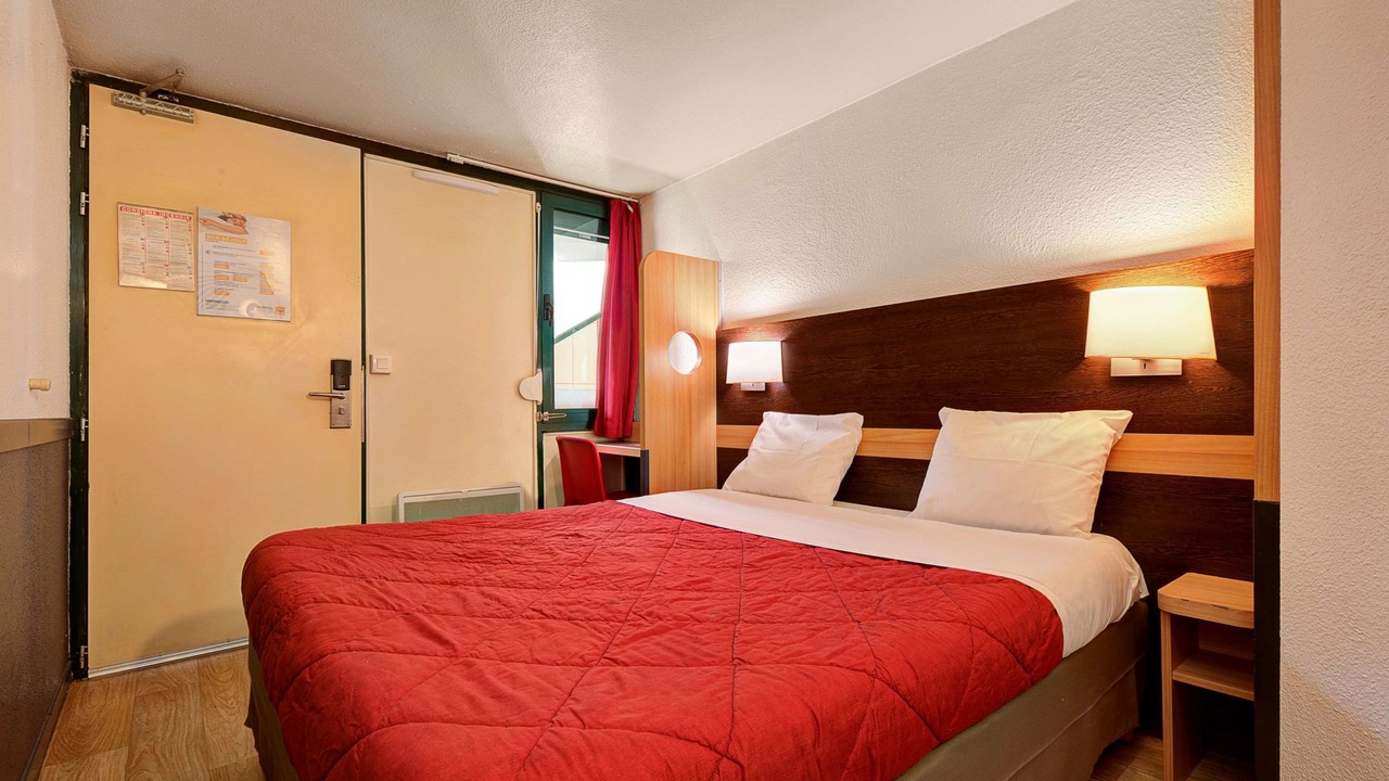 Photo of Bedroom in Saint-Etienne-du-Rouvray