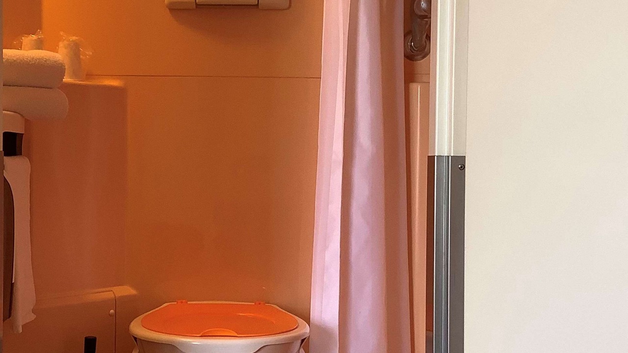 Photo of Bathroom in Saint-Maur