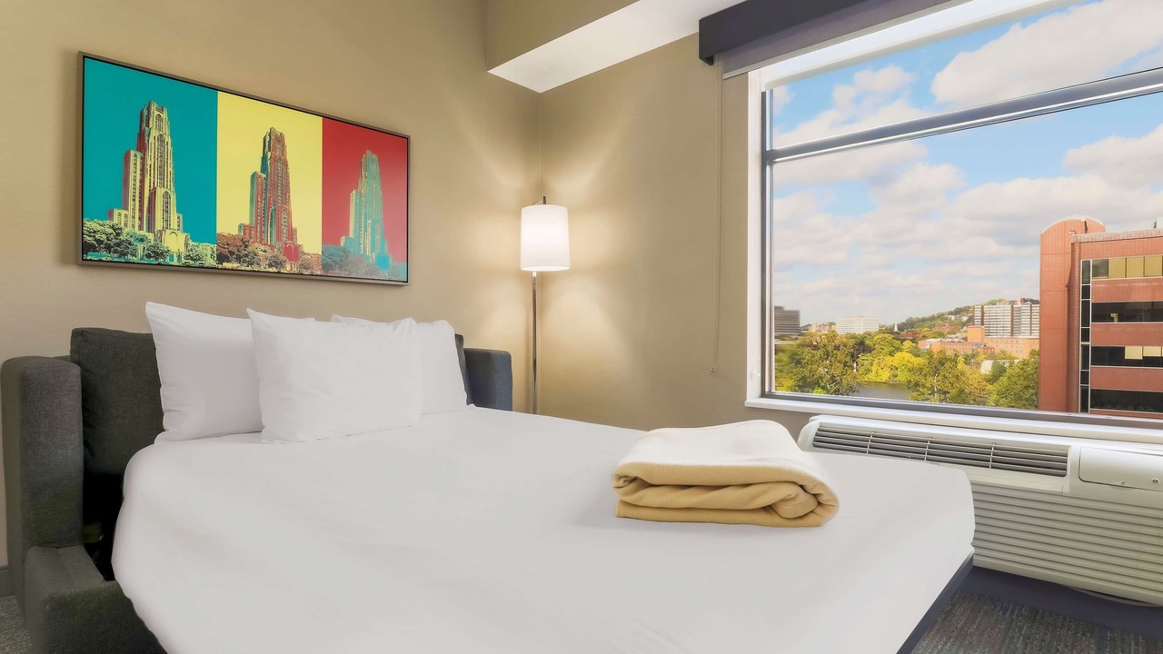 Photo of Bedroom in Downtown Pittsburgh